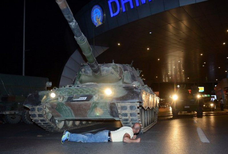 Darbe girişiminin başarısızlığında internetin gücü