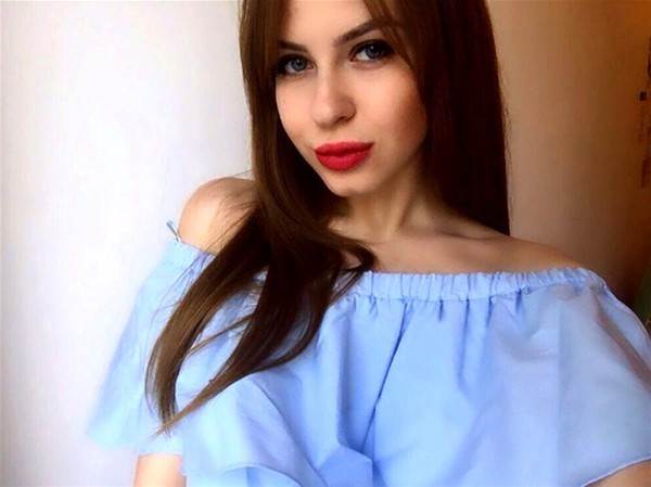 Bekaretlerini internette satışa çıkarttılar