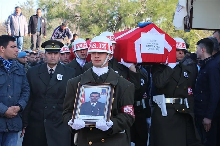 Şehit olan jandarma uzman çavuş Samet Kaya Adana'da son yolculuğuna uğurlandı