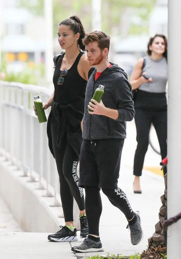 Adriana Lima, Metin Hara'dan bebek sahibi mi olmak istiyor?