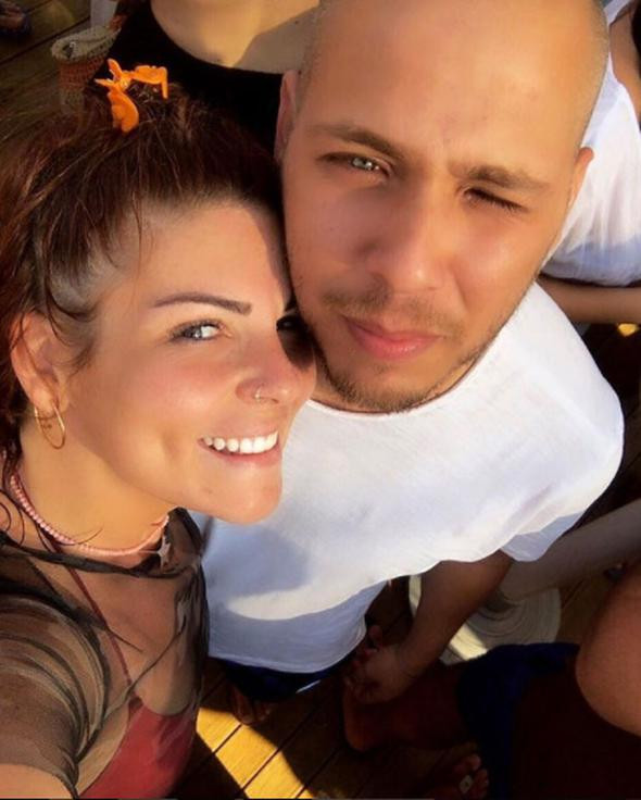 Pelin Öztekin lisedeki platonik aşkı Berk Uğuz'la evleniyor