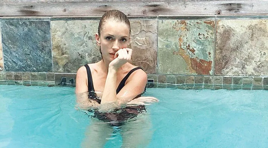 Yasemin Allen, Çi'ye geç katıldı, çabuk gitti
