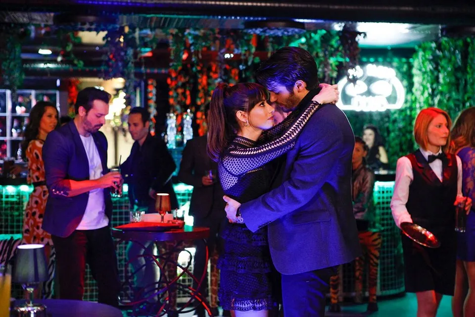 Dolunay'ın Nazlı'sının dikkat çeken stili