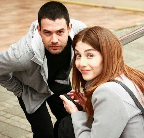 Keremcem 15 yaş küçük sevgilisi İlay Erkök ile gecelerde
