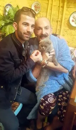 Cemil İpekçi kedisine kavuştu
