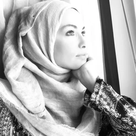 Gamze Özçelik tesettüre mi girdi?