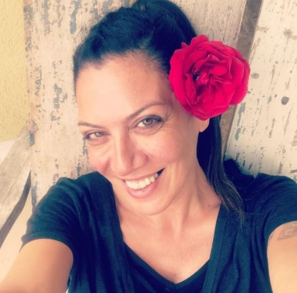 Sibel Tüzün makyajsız haliyle şok etti!