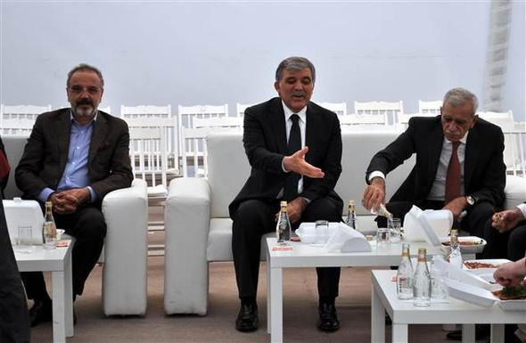 Türk ve Sakık, Abdullah Gül ve kardeşine başsağlığı diledi