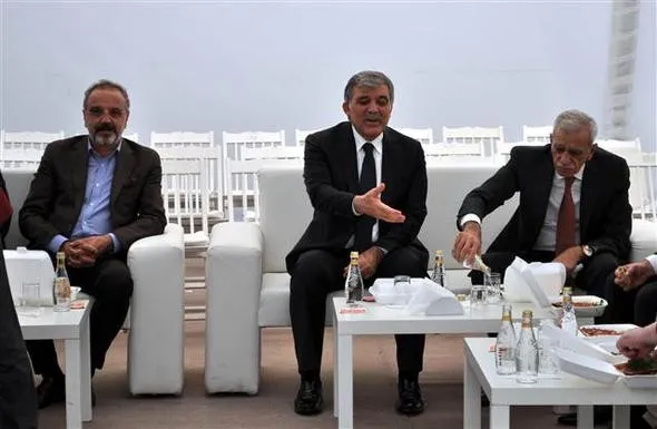 Türk ve Sakık, Abdullah Gül ve kardeşine başsağlığı diledi