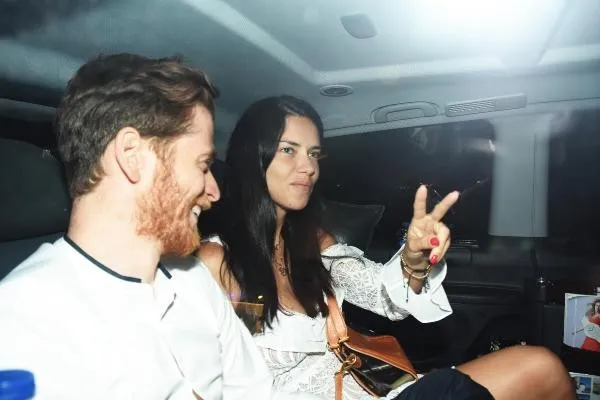 Adriana Lima Metin Hara aşkı reklam mı? Deniz Seki'den olay yanıt!