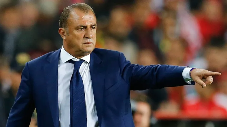 Fatih Terim Alaçatı'da adamlarıyla mekan bastı