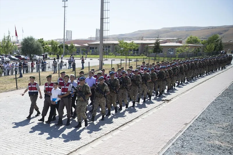 İşte FETÖ'nün sivil imamları Kemal Batmaz en önde getirildi!