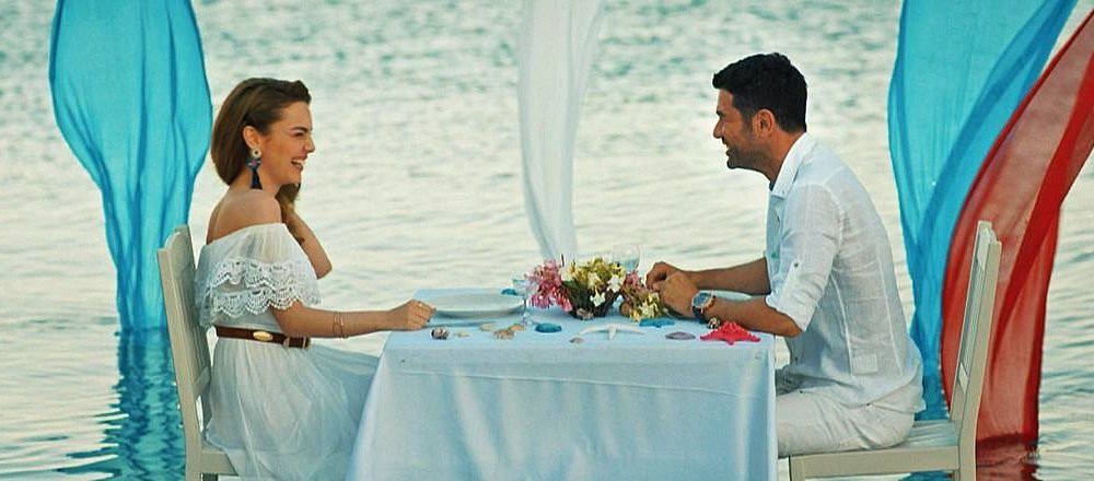 Yağmur Tanrısevsin ile Keremcem arasında öpüşme krizi