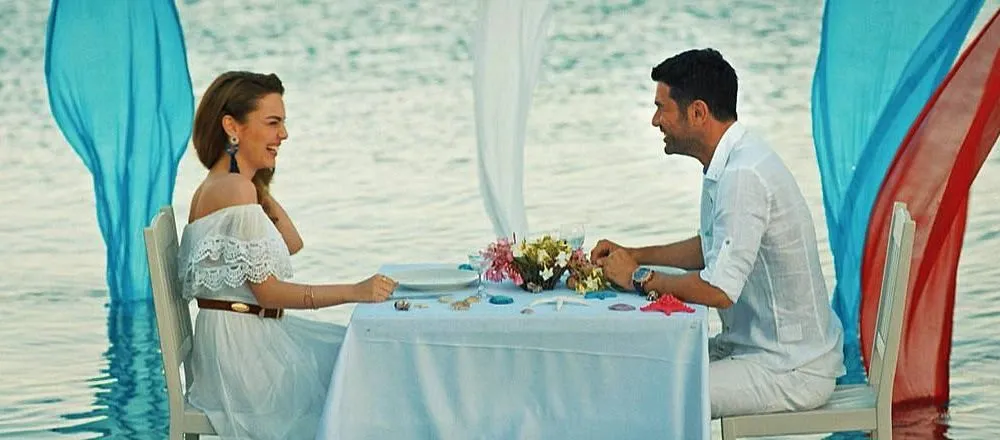 Yağmur Tanrısevsin ile Keremcem arasında öpüşme krizi