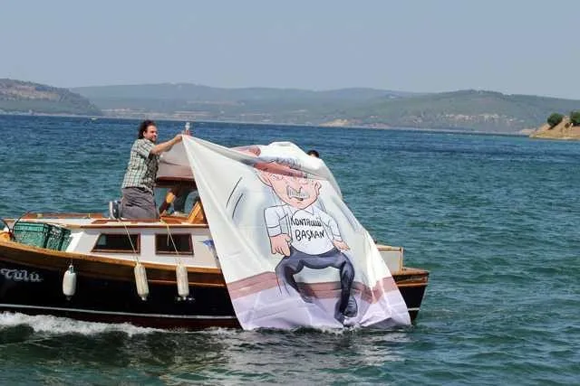 AKP'lilerden Kılıçdaroğlu pankartlı tepki