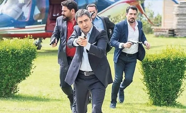 Kurtlar Vadisi Vatan'a, Sinem Uslu hangi karakterle dahil oldu?