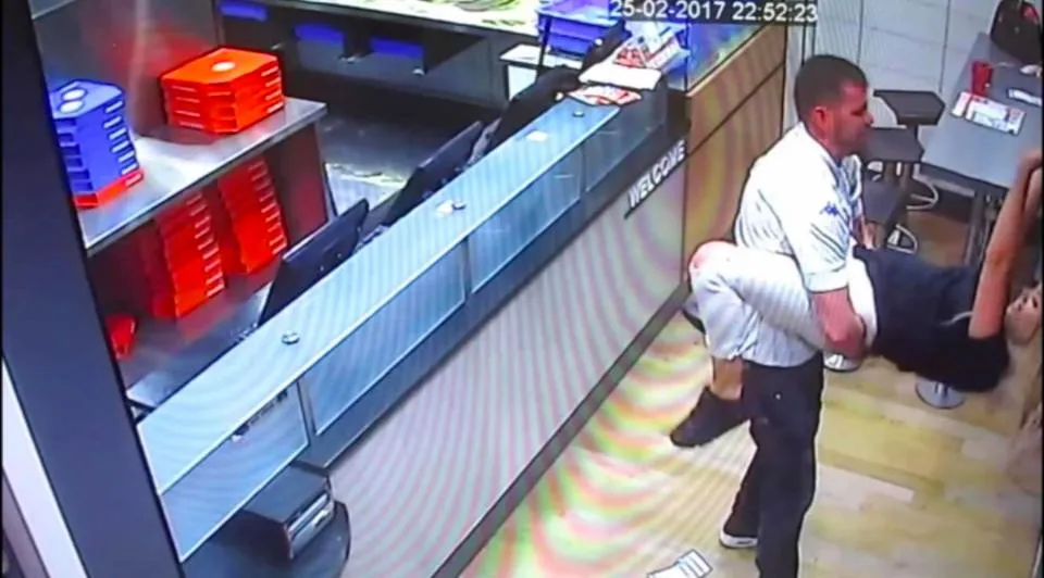 Herkesin ortasında seviştiler bedeli ağır oldu