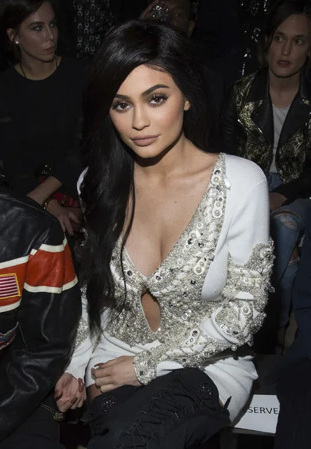 Kylie Jenner, Kim Kardashian'ın çocuğunu mu taşıyor?