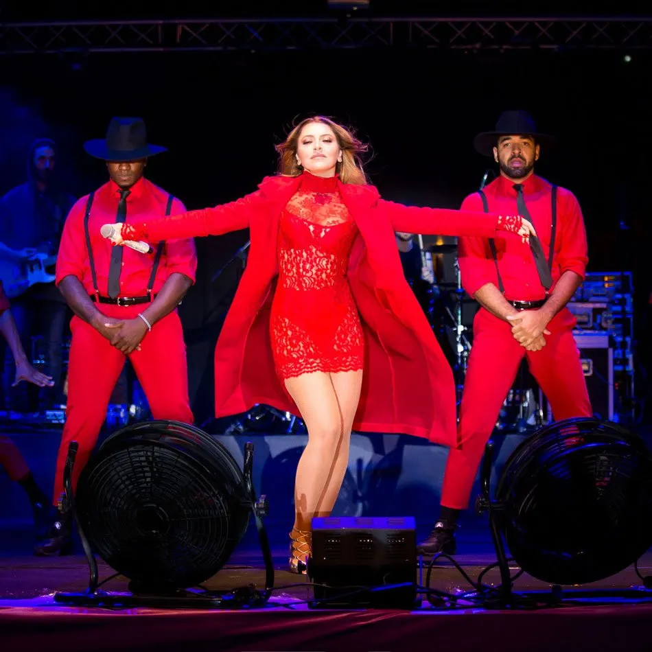 Hadise: Aldatıldım, yalnız kaldım...