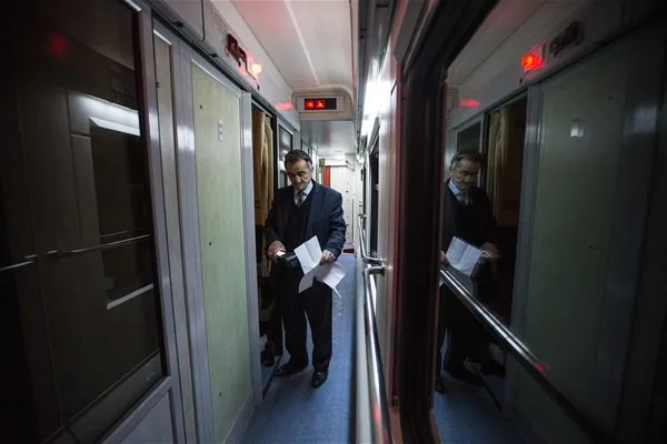 24 saatlik tren yolculuğundan ilginç kareler