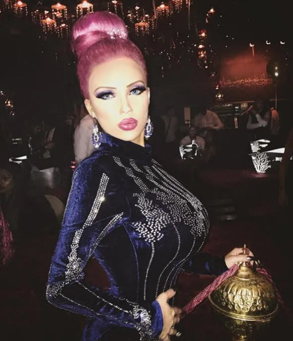 Ameliyatlı Barbie'nin 5 yıl önceki fotoğrafını görenler inanamadı