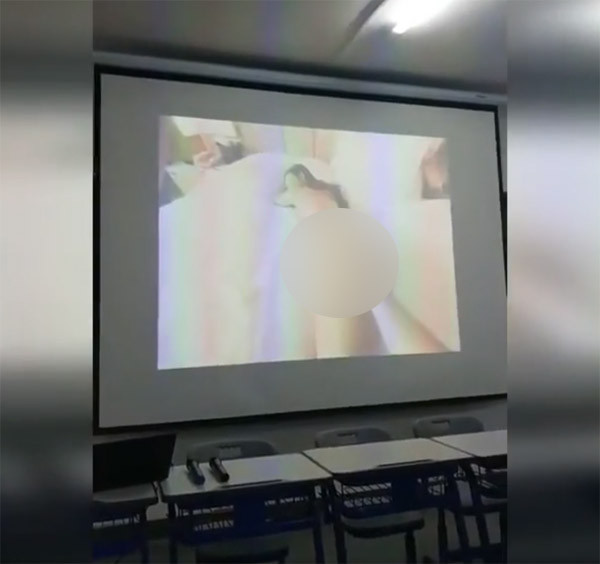 Öğretmen sunumunda yetişkin filmi rezaleti