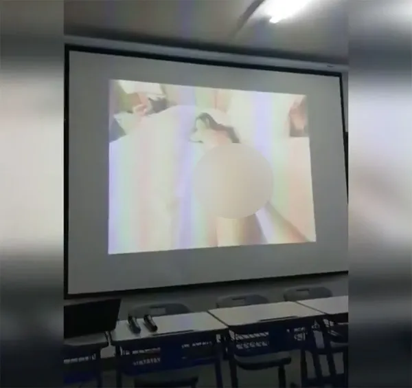 Öğretmen sunumunda yetişkin filmi rezaleti