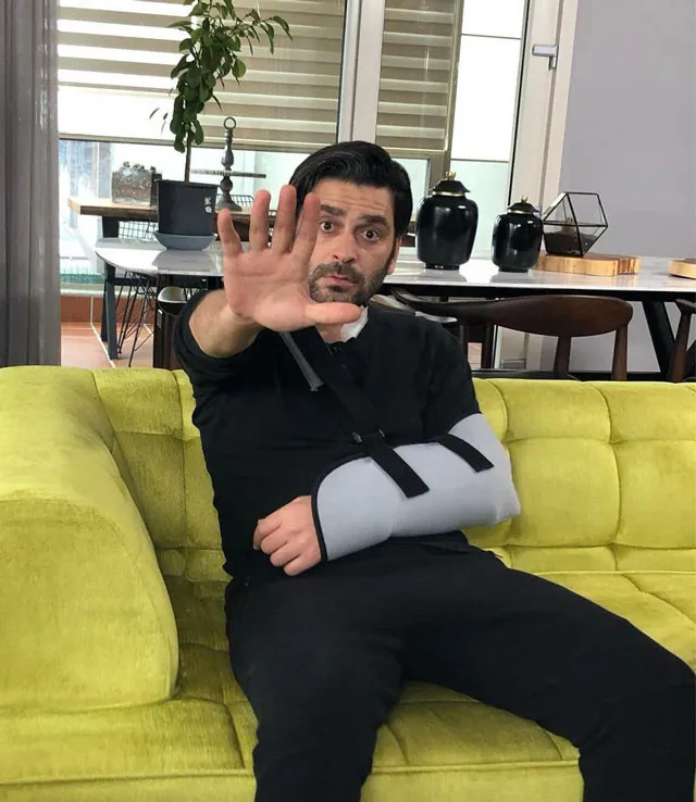 Ozan Akbaba'nın köprücük kemiği kırıldı