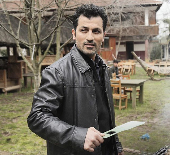 Kadın dizisinde Arif'in ceketi sosyal medyada olay oldu