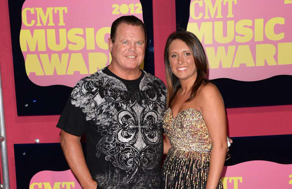 Jerry Lawler ilişkiye girdiği sırada felç geçirdi