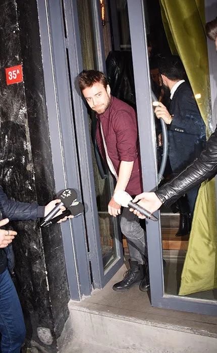Murat Dalkılıç ile sevgilisi Hande Erçel ilk kez el ele