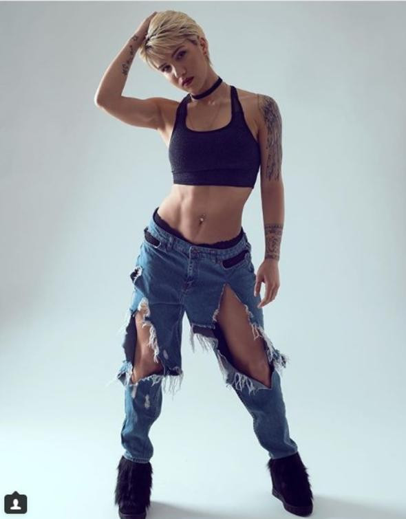 Survivor 2018 güzellerinin instagram paylaşımları olay oldu: Elif Şadoğlu, Sahra Işık, Birsen Bekgöz