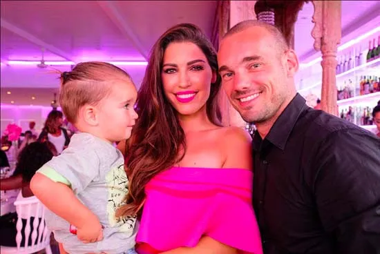 Yolanthe Cabau, Sneijder'i kiminle aldattı?
