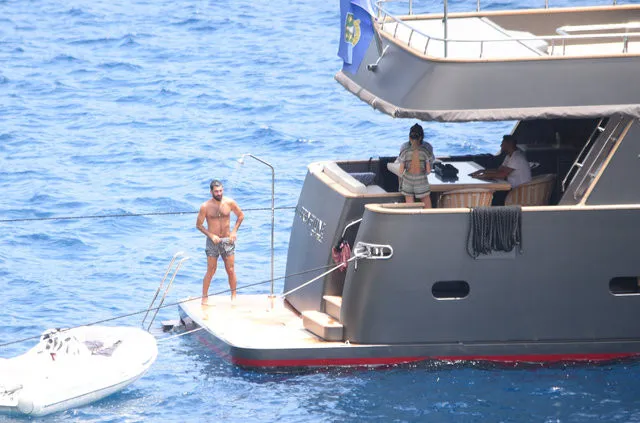 Arda Turan ve eşi Aslıhan Doğan Turan Göcek'te tatilde!