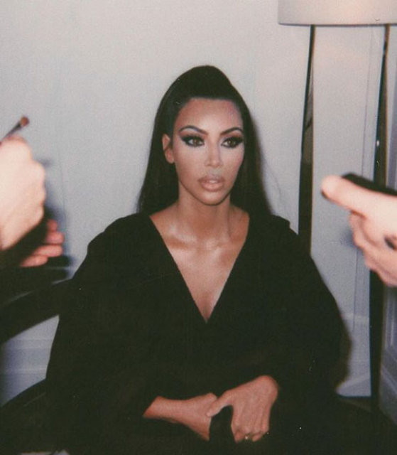 Kim Kardashian'ın transparan kıyafetine eleştiri yağmuru