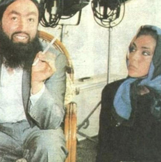 Ahu Tuğba Adnan Oktar'la olan fotoğrafının hikayesini anlattı