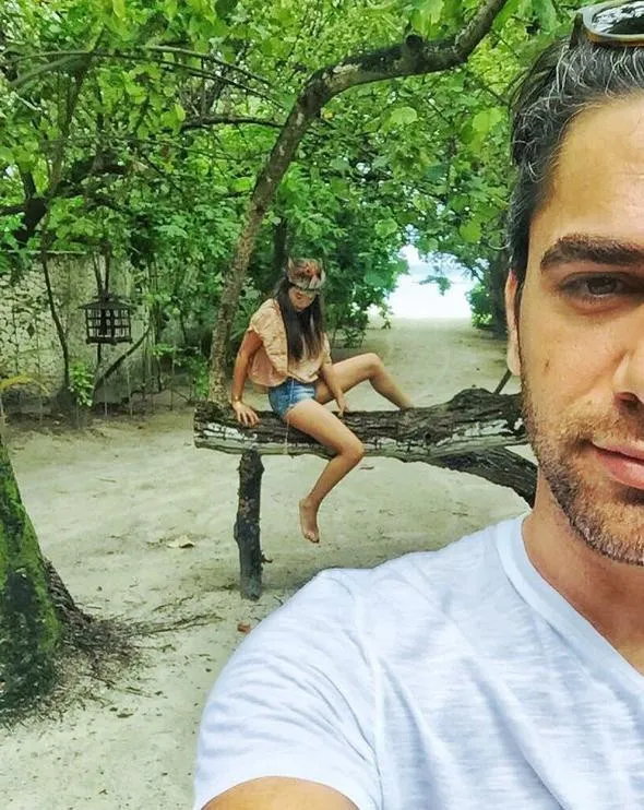 Kadir Doğulu ve Neslihan Atagül tatili karavanla geçiriyor