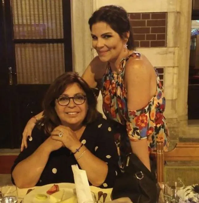 Pelin Öztekin'e sürpriz doğum günü