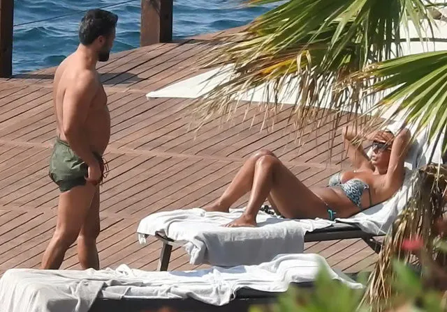 Asena ve Hasan Dere çifti Bodrum'da aşka geldi