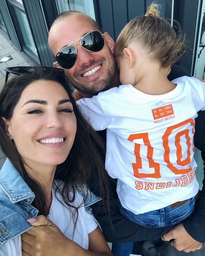 Instagram'da paylaştı! Wesley Sneijder ile Yolanthe Cabau boşanıyor mu?