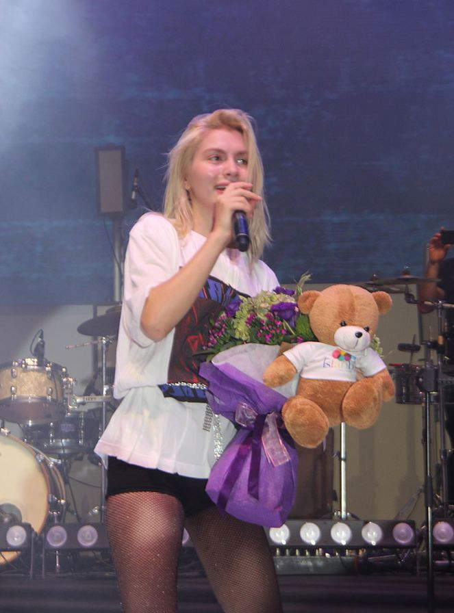Aleyna Tilki'nin konserine çocuklar akın etti