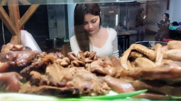 Restoran satışlarını patlatan Taylandlı model kariyerine ara verebilir
