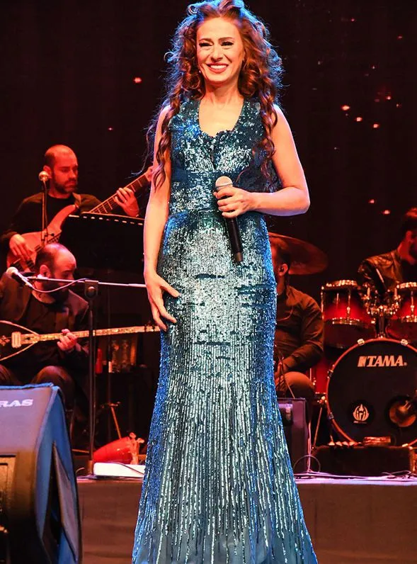 Yıldız Tilbe: Bu elbise düşerse şoke olursunuz