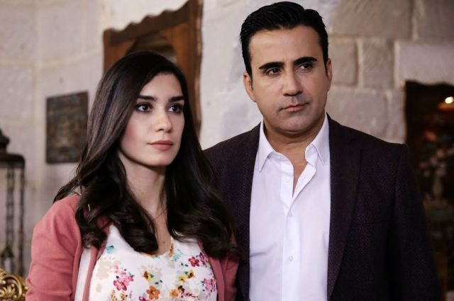 Aşk ve Mavi dizisinden apar topar ayrılmıştı! Emrah bombayı patlattı