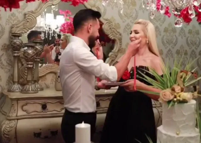 Selin Ciğerci ve Gökhan Çıra nişanlandı