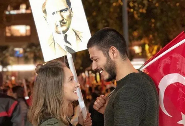 Miray Daner Kubilay Aka'ya misilleme yaptı! Bade İşçil ile görüntülenmişti