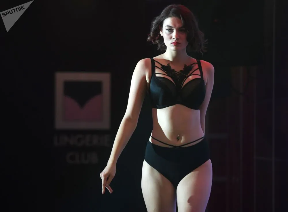 Lingerie Moda Haftası'ndan göz alıcı kareler