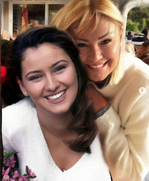 Pınar Altuğ mankenlik yıllarından fotoğraflar paylaştı beğeni yağdı
