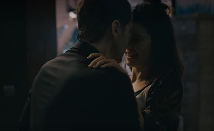 Beren Saat'in Atiye'deki sevişme sahneleri olay oldu!