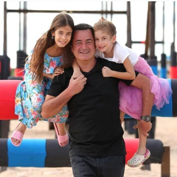 Acun Ilıcalı'nın kızı Yasemin'in kıyafet masrafı dudak uçuklatıyor!